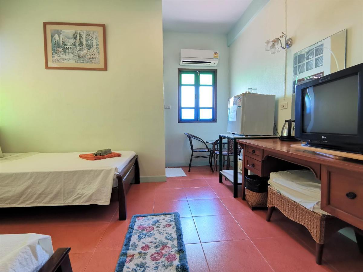 Hotel Baan Por Jai Ko Lanta Esterno foto